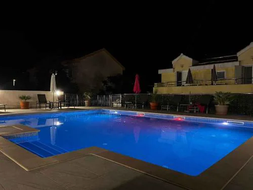 Apartments in Okrug Gornji 33036