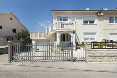 Apartments Mare