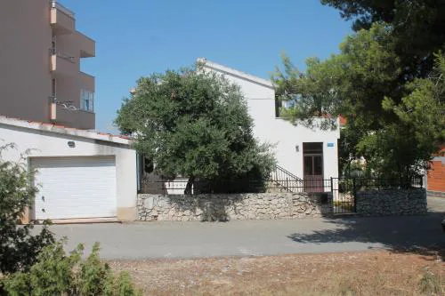 Apartments with parking spaces Businci, Ciovo - 14010