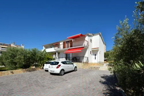 Apartments with parking spaces Okrug Gornji, Ciovo - 23665