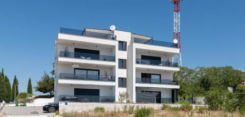 Apartments with swimming pools Okrug Gornji, Ciovo - 23649