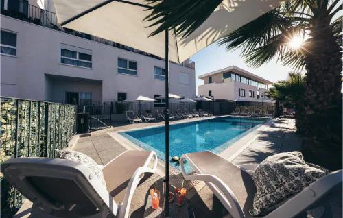 Awesome Apartment In Okrug Gornji