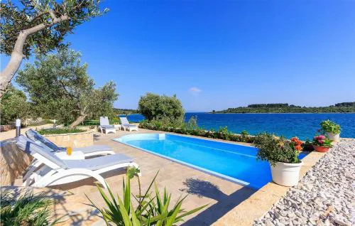 Beach Front Home In Okrug Gornji