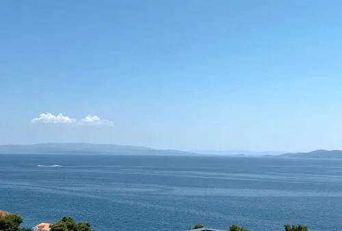 Exclusive penthouse on 100 square only 70 m from the sea