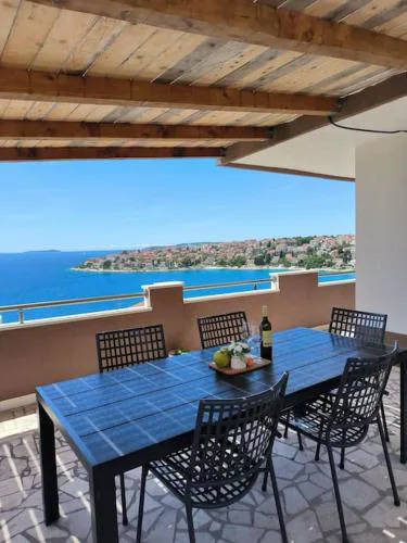 Holiday house Dea with outdoor jacuzzi
