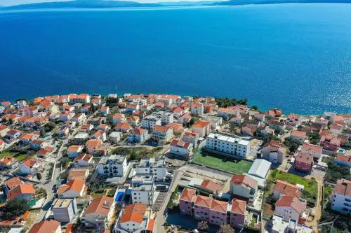 Luxury apartment Pia with swimming pool and grill