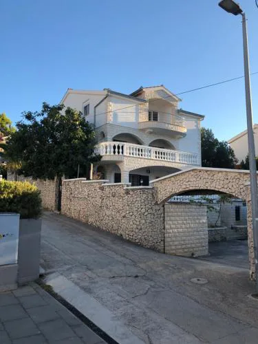 Luxury apartments SYCAMORE 4*