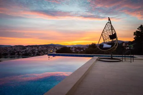 Luxury Villa Black Pearl with Pool