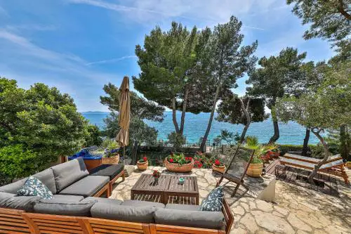 Luxury villa - by the sea, summer kitchen, hot tub, SUP, boat, 5 rooms, wifi, parking - Trogir