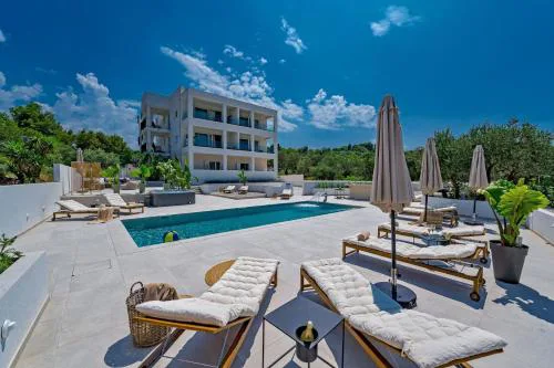 Luxury Villa Del Sogno with pool, jacuzzi, parking