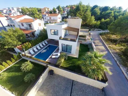 Seaside luxury villa with a swimming pool Cove Duga, Ciovo - 24268