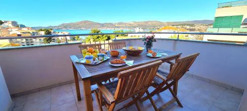 Spacious seaview apt, 250m to beach, 4km to Trogir - Apt Una