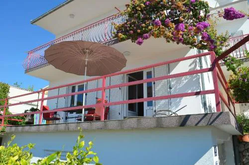 Villa Prana mit großer Terrasse und Meerblick