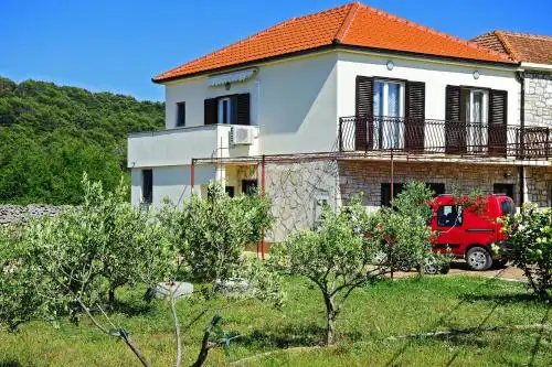 Apartments with parking space Gornje selo, Solta - 15545