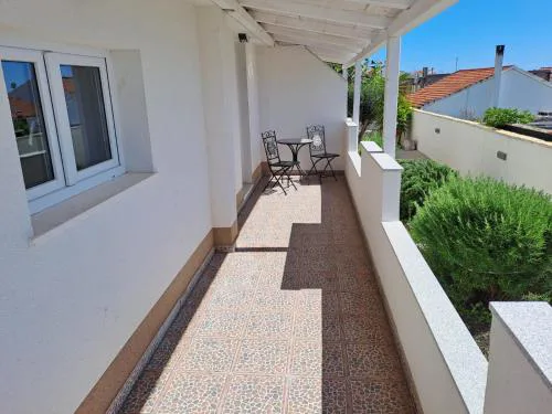 BenJak Apartment 2