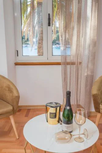 Deluxe Dreamy room in the Center of Hvar with Sea View