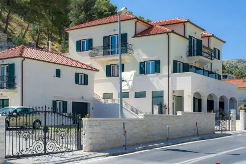 Family-friendly apartments with swimming pool Hvar - 22502