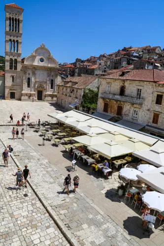 Kolbe Hvar Piazza Apartment