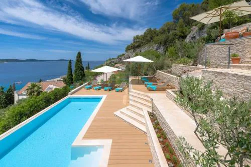 Majestic Tranquil Villa with Stunning Panoramic View