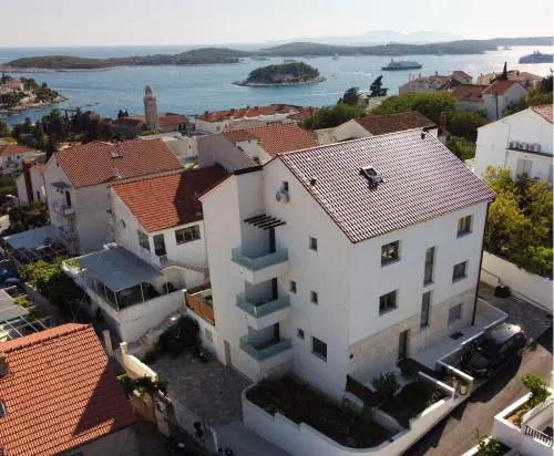 Marisa Apartments Hvar III