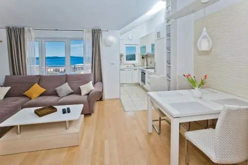 Relaxing holiday sunset apartment