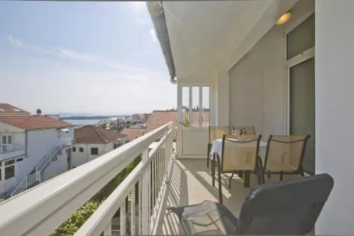 Sea view, modern & spacious apartment