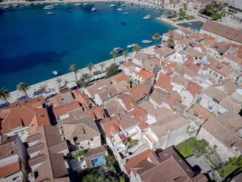 The Renaissance - ZF Hvar
