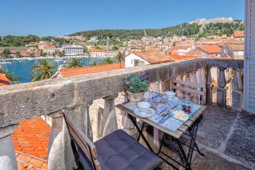 Villa Hvar Royale - 5 Bedroom Central Villa - Indoor Pool - Stunning!