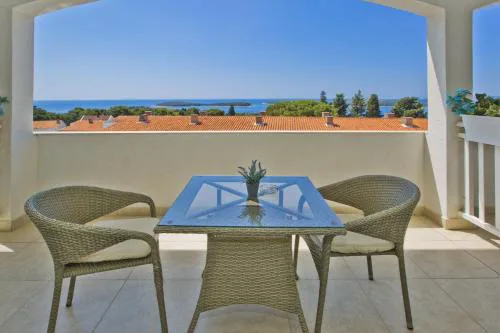 Violeta Hvar