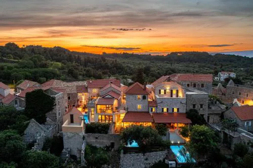 Dvor Pitve Villas
