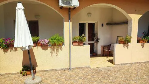 Family-friendly apartments with swimming pool Jelsa, Hvar - 22432