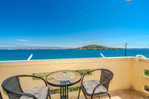 Apartment for 4 persons, by the sea and with beautiful view