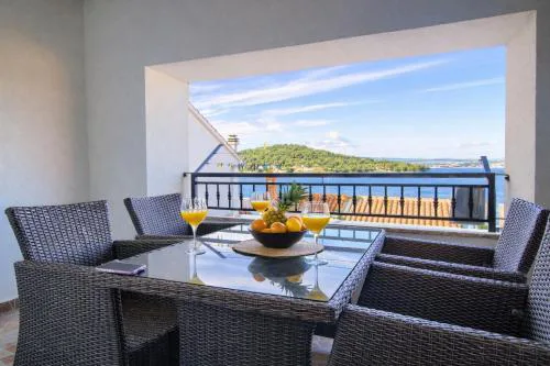 Vila RoSa a house next to the sea!