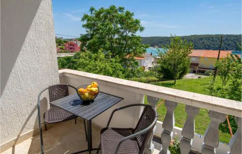 1 Bedroom Amazing Apartment In Kampor