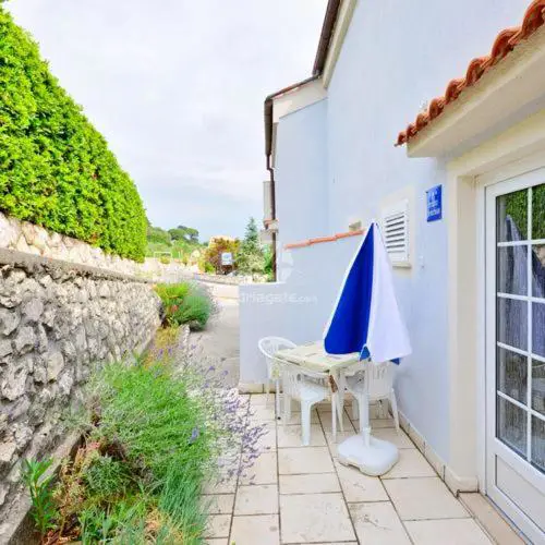 Charming apartment in Kampor with private garden - 28 m²