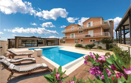 Beautiful Apartment In Kastel Stari