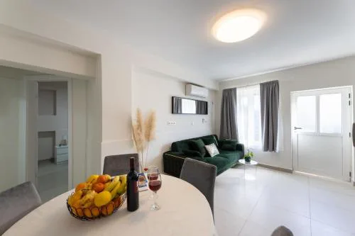30 meters from the sea! Apartment Anamarija