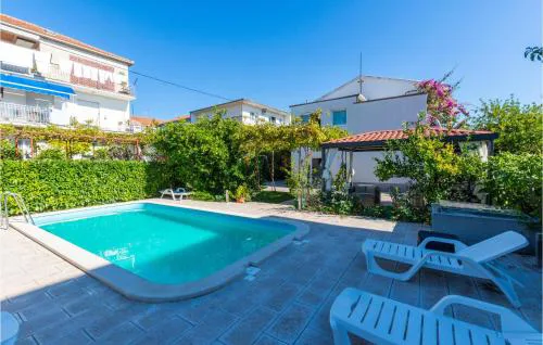 Apartment Kastel Stari 20