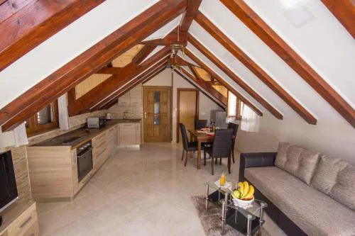 Apartment Niko Kaštel Stari