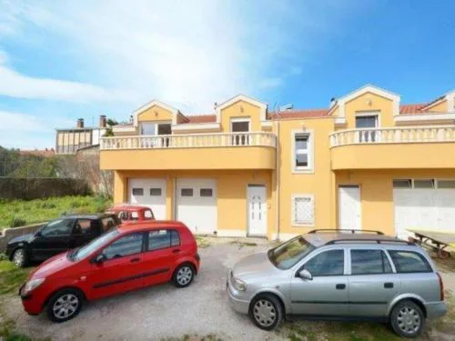 Apartments with parking spaces Kastel Stari, Kastela - 22551