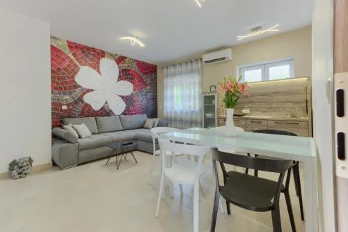 Castle Bay Apartment