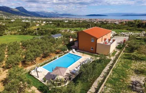 Family friendly house with a swimming pool Kastel Stafilic, Kastela - 20244