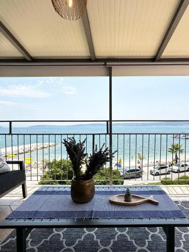 Luxury Pearl Seaside Apartment