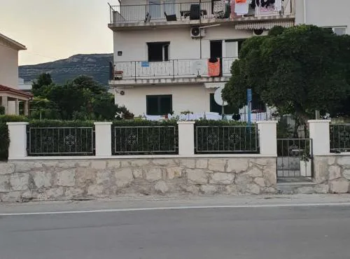 Spacious Apartment Steps from the Beach, with Private Terrace and Grill