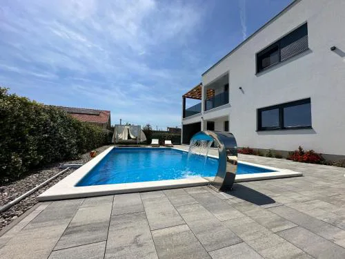 Villa C'est la vie