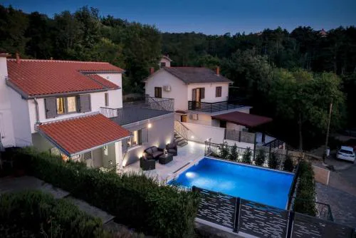 Luxury Villa Future with heated pool