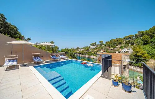 4 Bedroom Gorgeous Home In Korcula