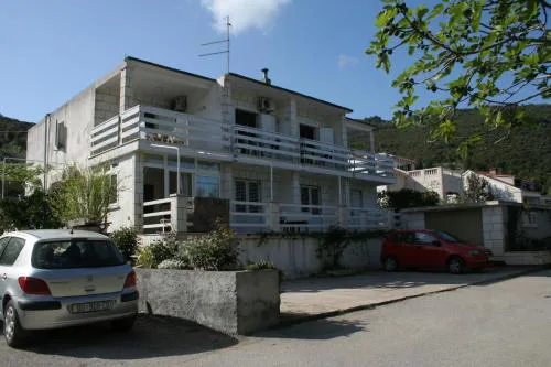Apartments with parking spaces Zrnovska Banja, Korcula - 4426