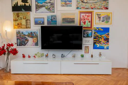 Art & Gallery Vacation Home