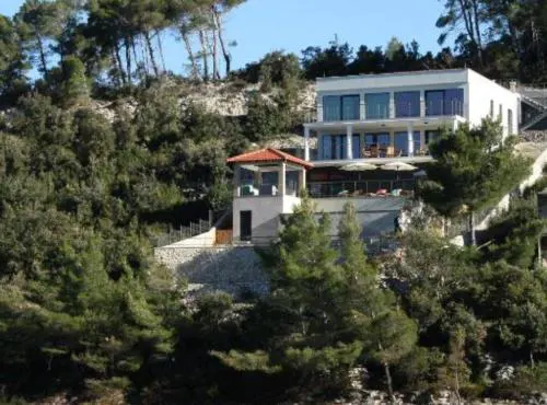 Beachfront Luxury Villa with Private Pool and Stunning Sea Views